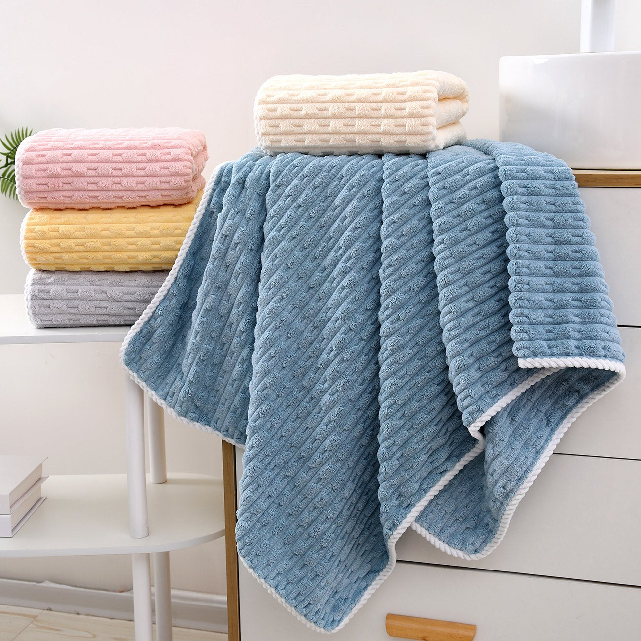 Velory Grid-Textured Microfiber Bath Towel additional product photo