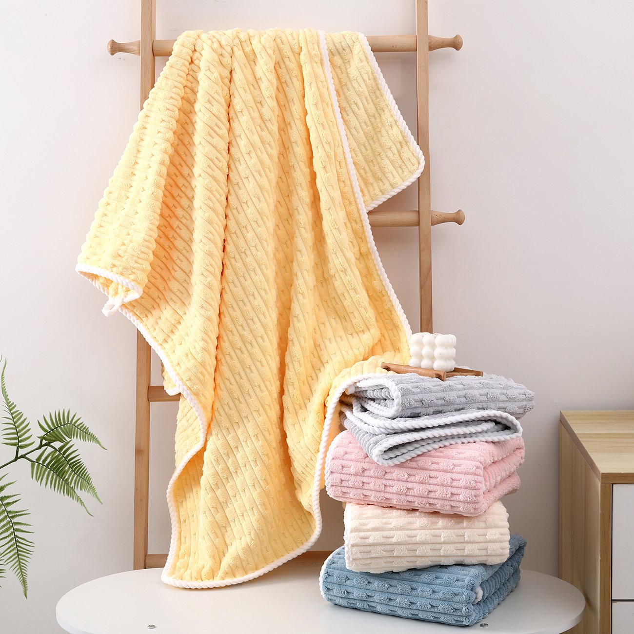 Velory Grid-Textured Microfiber Bath Towel additional product photo