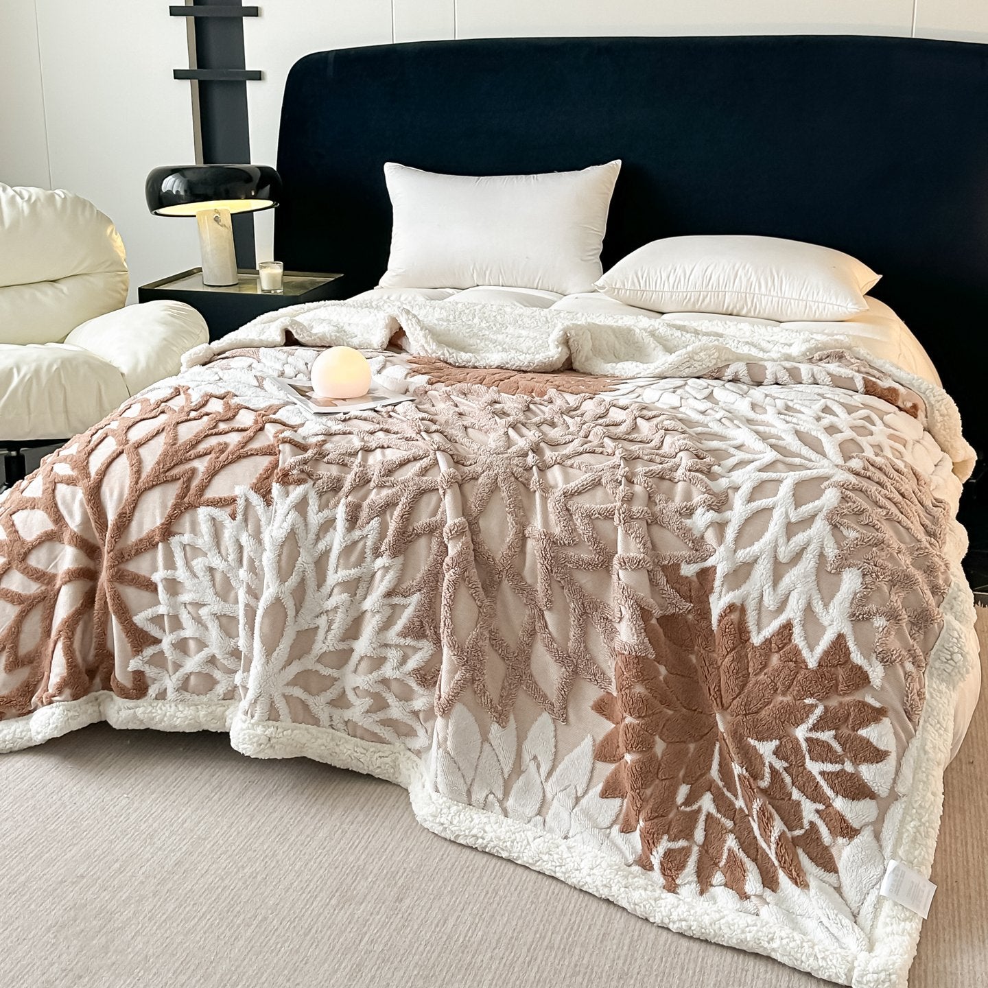 Velory Tufted Polyester Blanket additional product photo