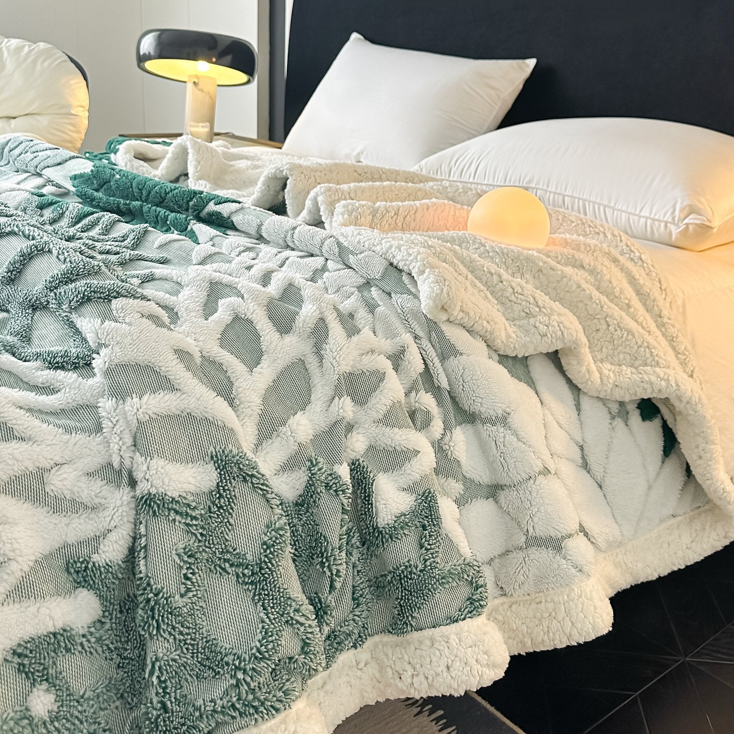 Velory Tufted Polyester Blanket additional product photo