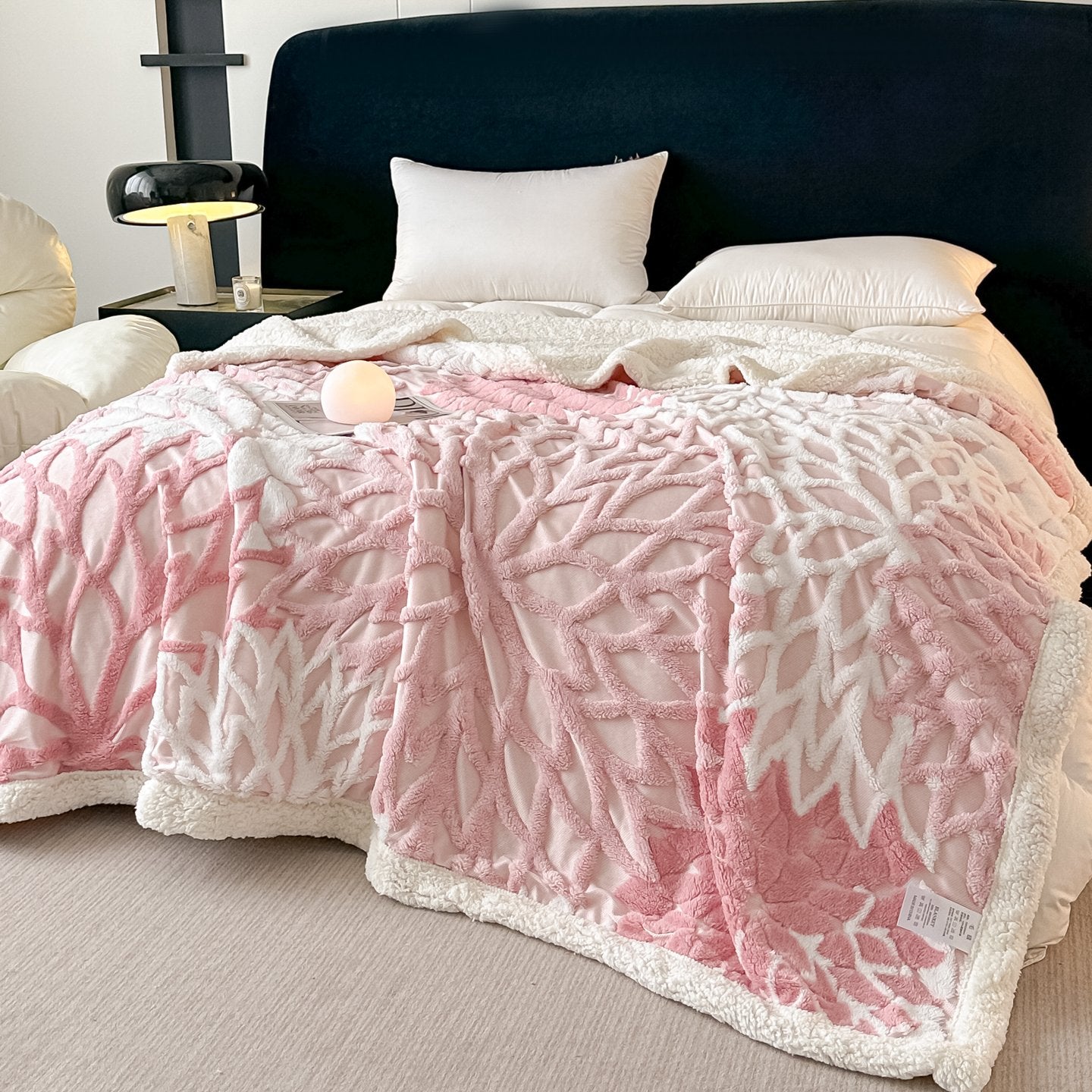 Velory Tufted Polyester Blanket additional product photo